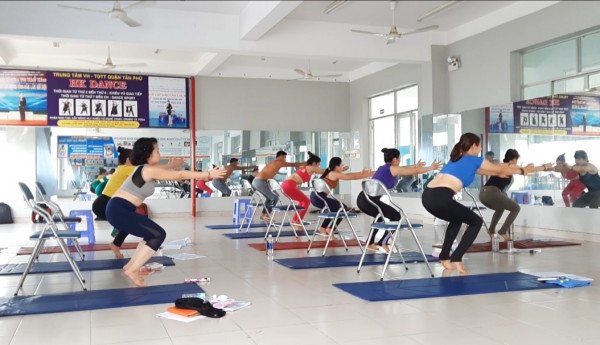 NAULITHANHMẬN - Sức khỏe, đời sống: Phòng Tập Luyện Thở Nauli - Thanh Lọc Nội Tạng.  Yoga%20(9)